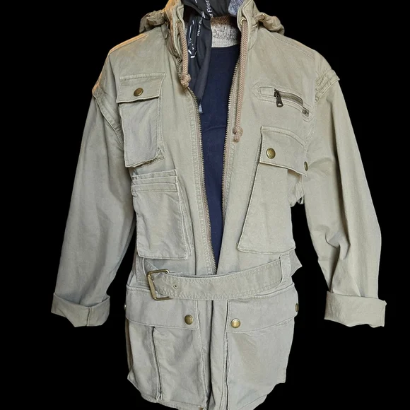 Banana republic Trail Master style Jacket,zip off sleeves Excellent condition ! - Picture 1 of 6